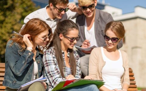 FANKLUB MLÁDEŽNÍCKEJ KNIHY