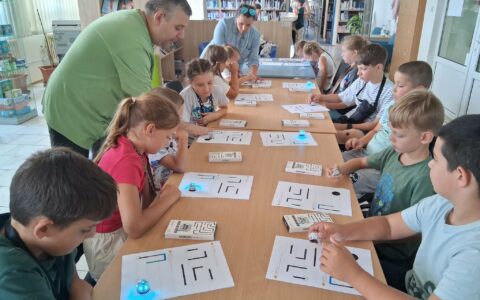 Ozobot na výlete a Múdre drievko